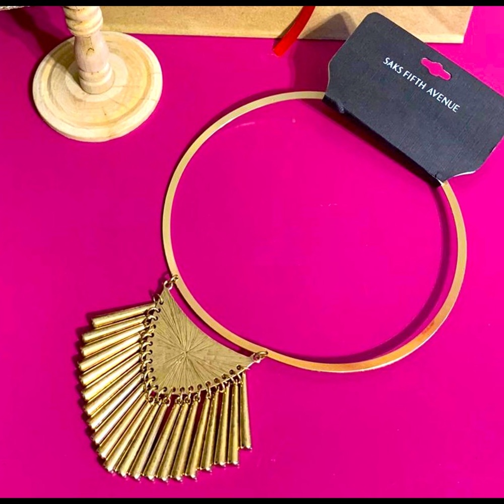Necklace gold